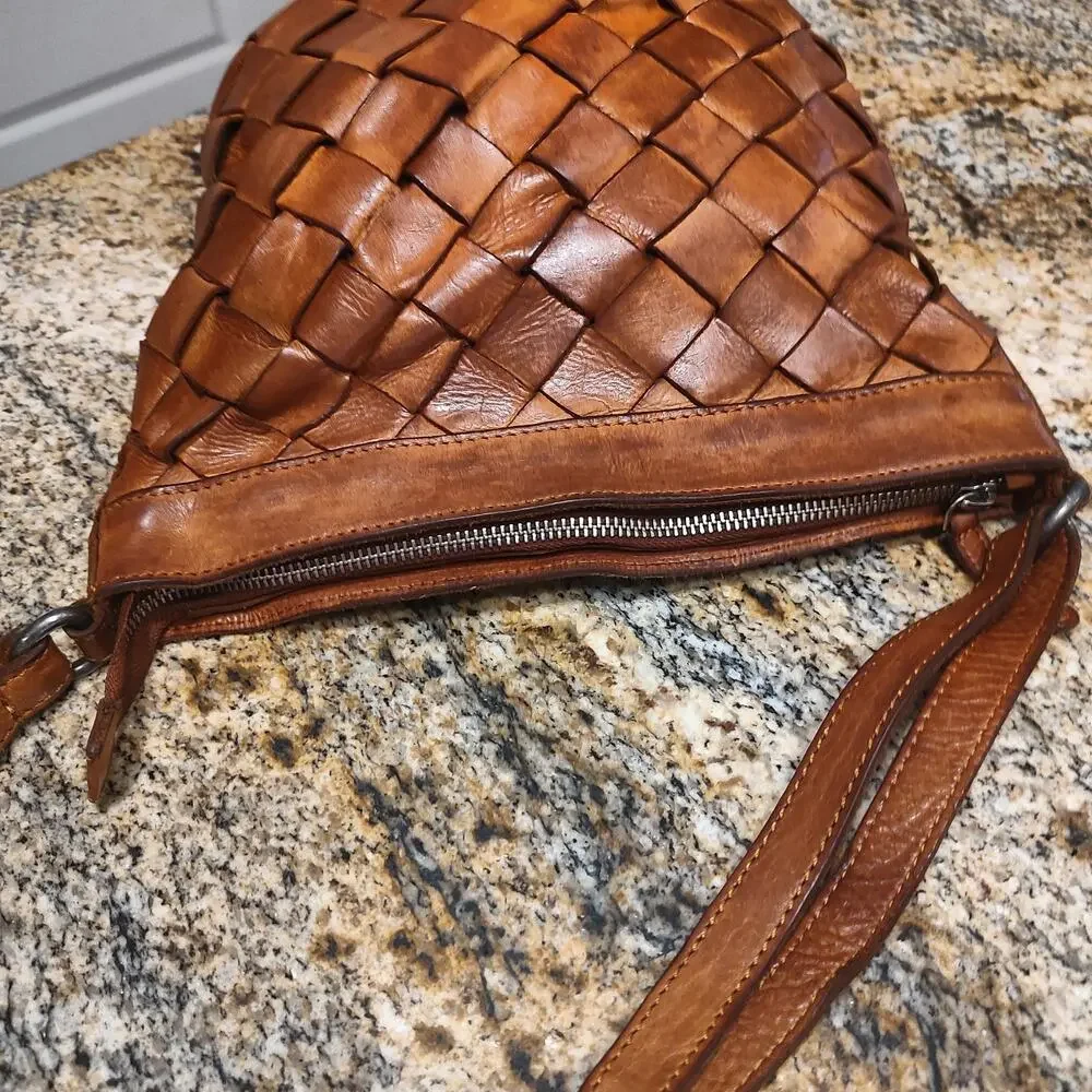 Valenca Holland Brown Woven Leather Handbag
